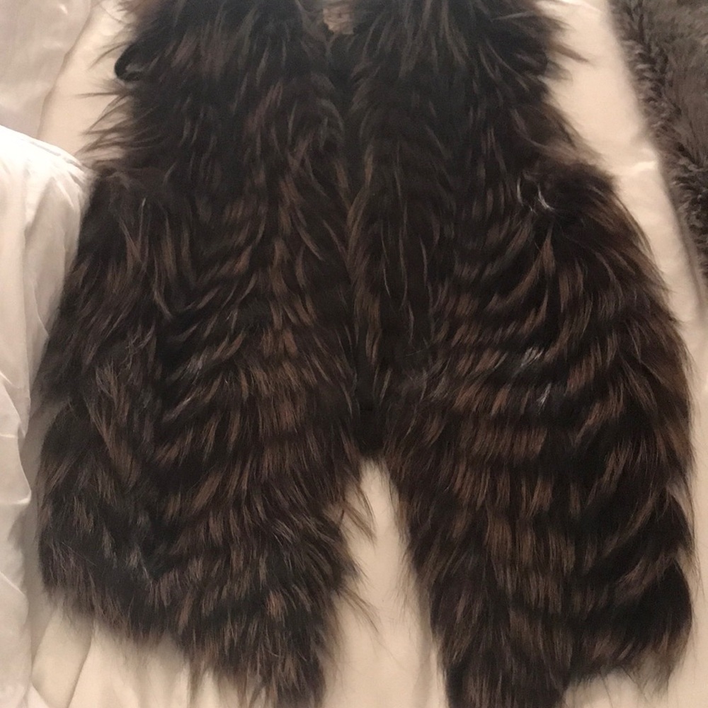 SOLD!! Haute Hippie Fox Fur Vest - Picture 6 of 8